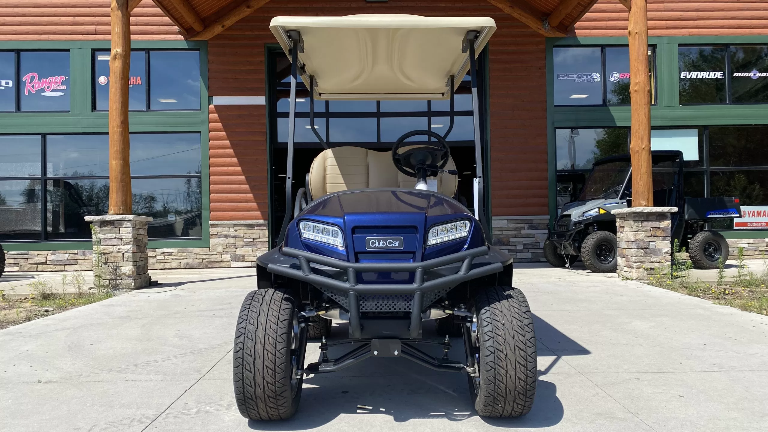 club car onward lifted 4 passenger